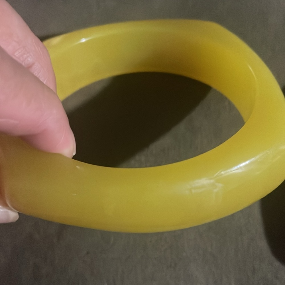 Vintage Lucite Yellow And Brown Square Bangles - image 2